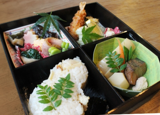 松花堂弁当